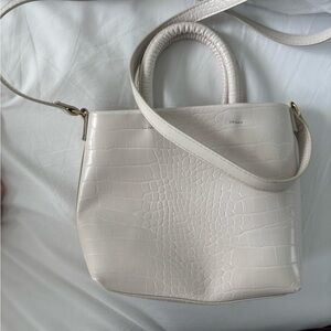 Elegant Cream Crocodile-Embossed Handbag